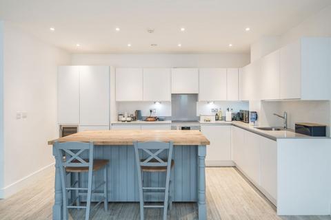 2 bedroom flat to rent, Swan Street, Old Isleworth TW7