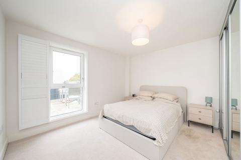 2 bedroom flat to rent, Swan Street, Old Isleworth TW7