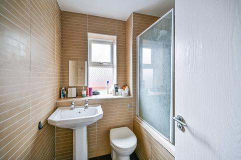 2 bedroom flat for sale, Portsmouth Road, Surbiton, KT6
