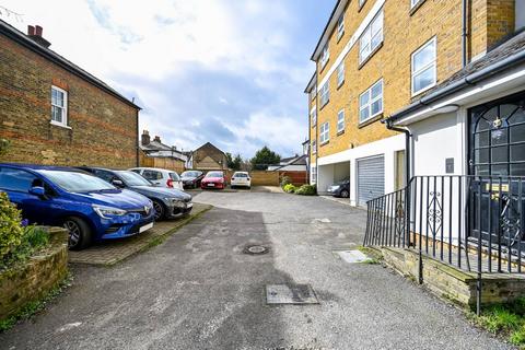 Portsmouth Road, Surbiton, KT6