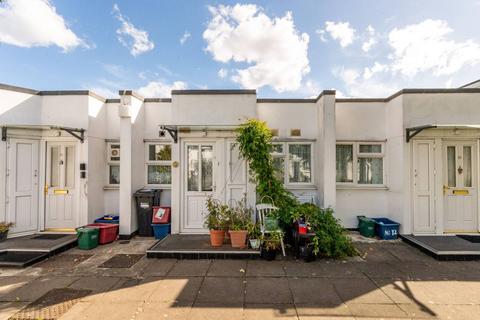 undefined, Lovat Walk, Heston, Hounslow, TW5