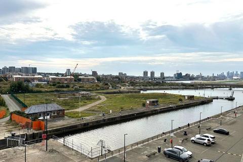 1 bedroom apartment for sale, Baillie Apartments, London E16