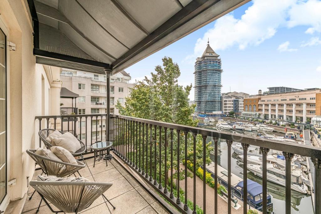 Balcony1.jpg