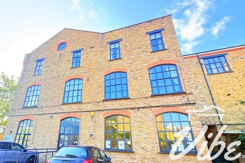 Office to rent, Shacklewell Ln London E8 2HE