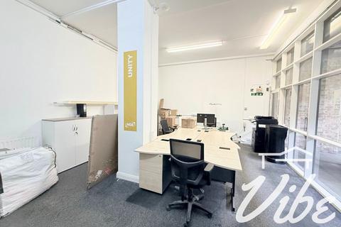 Office to rent, Shacklewell Ln London E8 2HE
