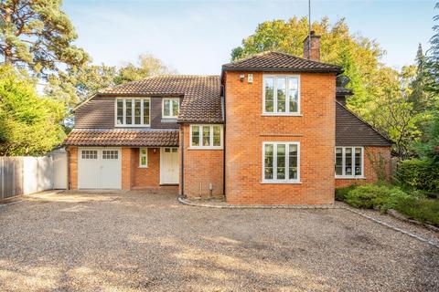 4 bedroom detached house for sale, Llanvair Drive, Ascot