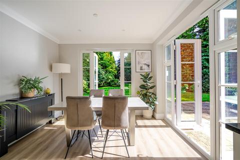 4 bedroom detached house for sale, Llanvair Drive, Ascot