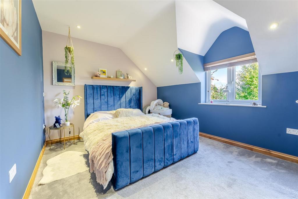 13 - bedroom.jpg
