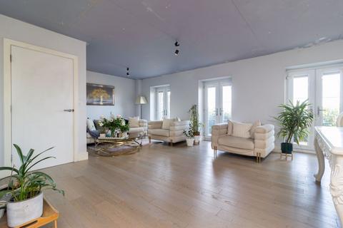 3 bedroom apartment for sale, Westview Road, Warlingham