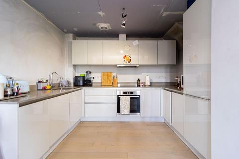 3 bedroom apartment for sale, Westview Road, Warlingham