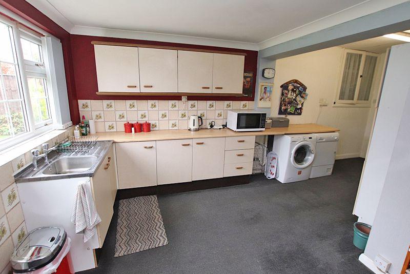 Kitchen dine living