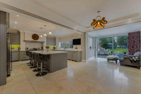 5 bedroom detached house for sale, Birchwood Road, Wilmington