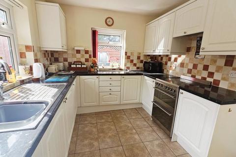 2 bedroom detached bungalow for sale, Hereford HR2