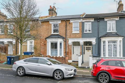 18b Milton Road, London, W3 6QA