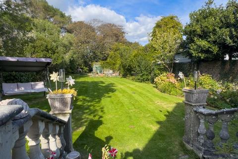 5 bedroom detached house for sale, Crossbush Road, Felpham
