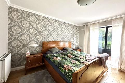 24 Pitt Place, Epsom, KT17 4PY