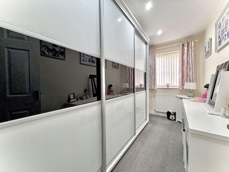 Bedroom/dressing...
