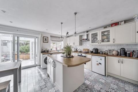 3 bedroom semi-detached house for sale, Brooks Close, Staplehurst
