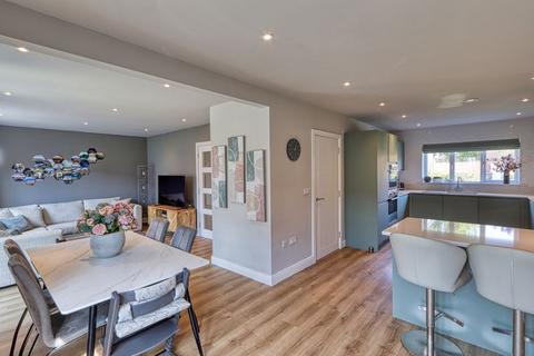 6 bedroom detached house for sale, West End Village, Nr Woking