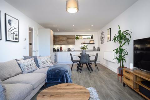 1 bedroom flat for sale, Mole Road, Walton-On-Thames