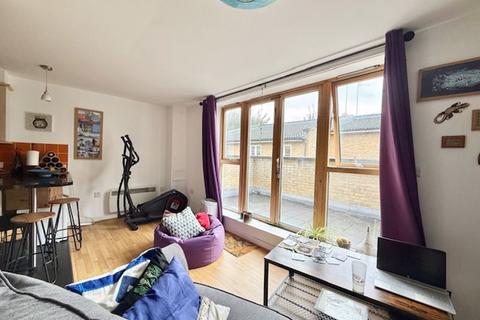 1 bedroom apartment to rent, Hendre Road, SE1