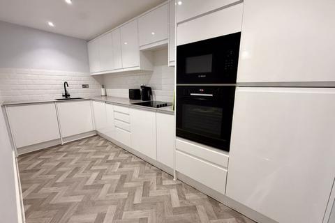 2 bedroom coach house for sale, Renner Croft, Dunstable