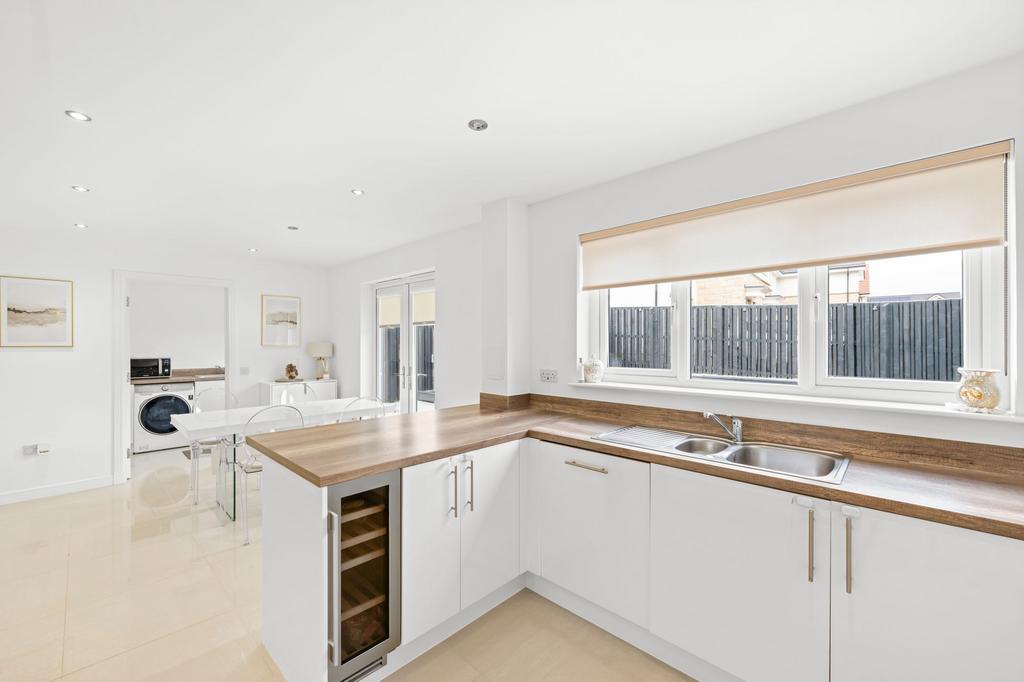 Fitted Kitchen/Dining Room