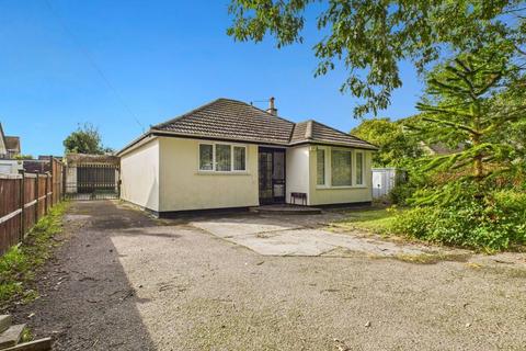 2 bedroom bungalow for sale, South Tehidy, Camborne - Potential re-development, cash buyer only