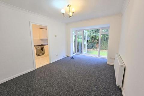 1 bedroom ground floor flat for sale, Oakdene Close, Hatch End