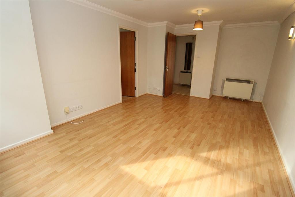 Lounge 1 USE.JPG