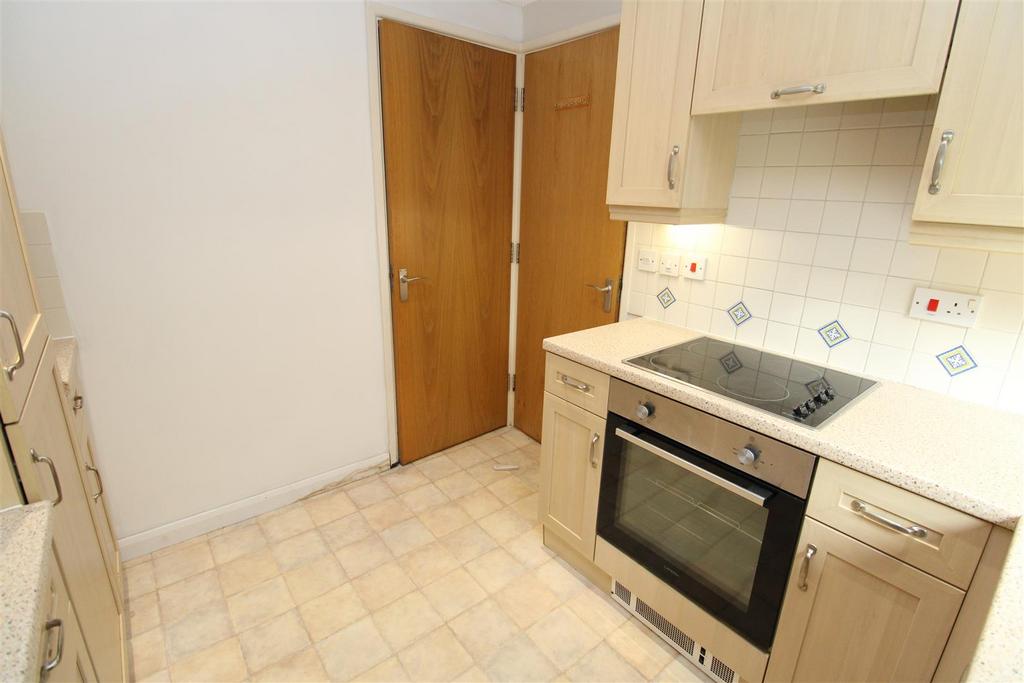 Kitchen 3 USE.JPG