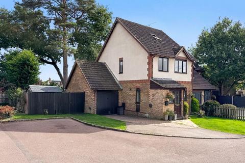 undefined, Gibbons Close, Sandhurst GU47