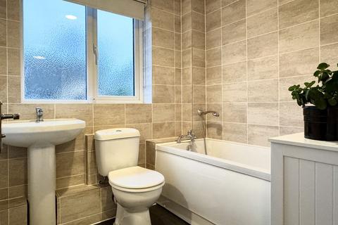 undefined, Gibbons Close, Sandhurst GU47