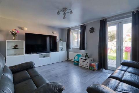 undefined, Queens Drive, Crowle