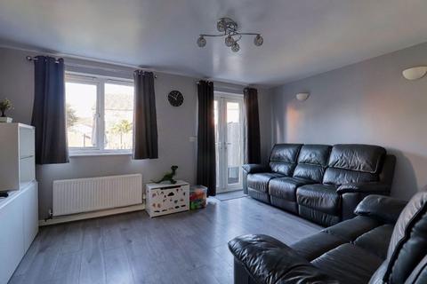 undefined, Queens Drive, Crowle