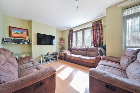 3 bedroom apartment for sale, Fendt Close, London