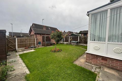 2 bedroom bungalow for sale, Weir Close, Hoyland, Barnsley, S74 9DB