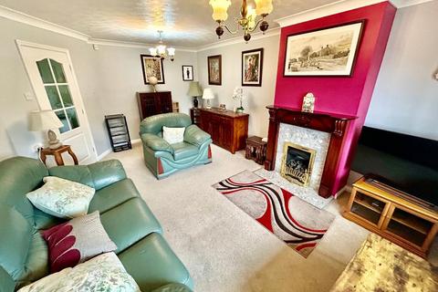 2 bedroom bungalow for sale, Weir Close, Hoyland, Barnsley, S74 9DB