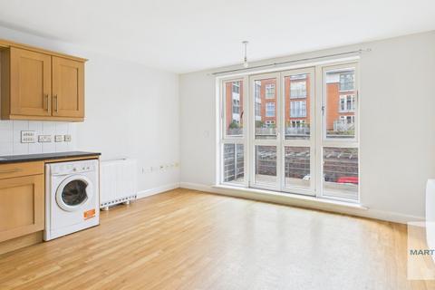 2 bedroom apartment to rent, Saturday Bridge, Gas Street