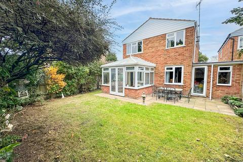 4 bedroom link detached house for sale, Hillview, Bicknacre