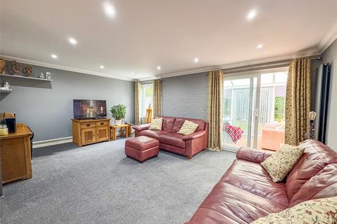 4 bedroom link detached house for sale, Hillview, Bicknacre