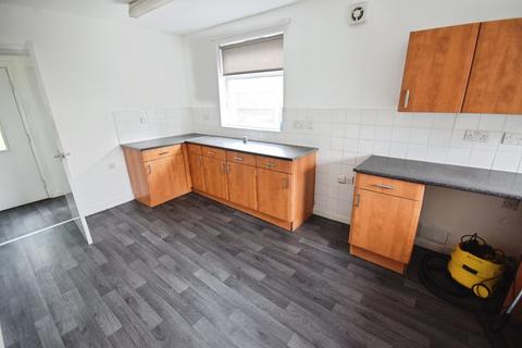 3 bedroom semi-detached house to rent, Fifth Avenue, Kidsgrove, Stoke-On-Trent