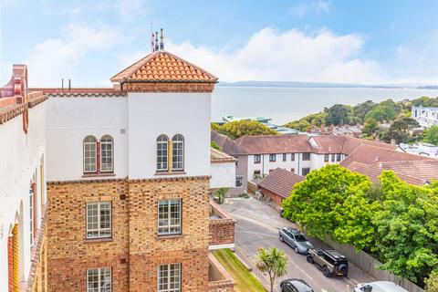 2 bedroom apartment for sale, Sea Road, Bournemouth