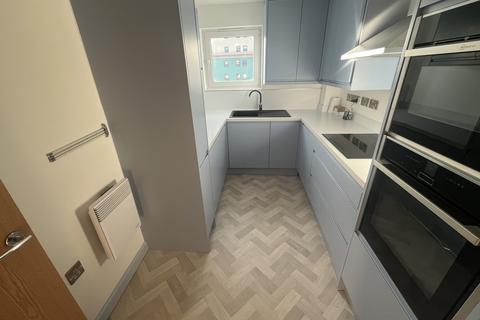 3 bedroom apartment for sale, Avenel Way