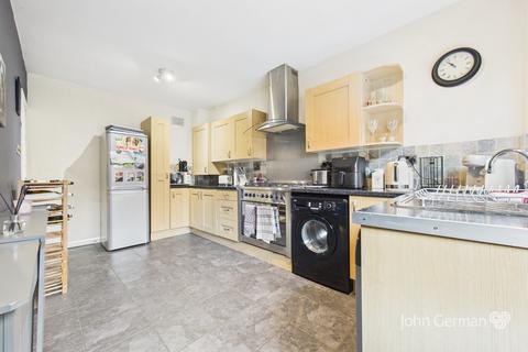 33 Balance Hill, Uttoxeter, ST14 8BS
