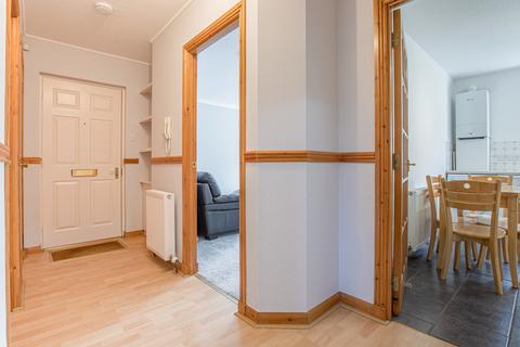 2 bedroom ground floor flat to rent, Lord Hay's Grove