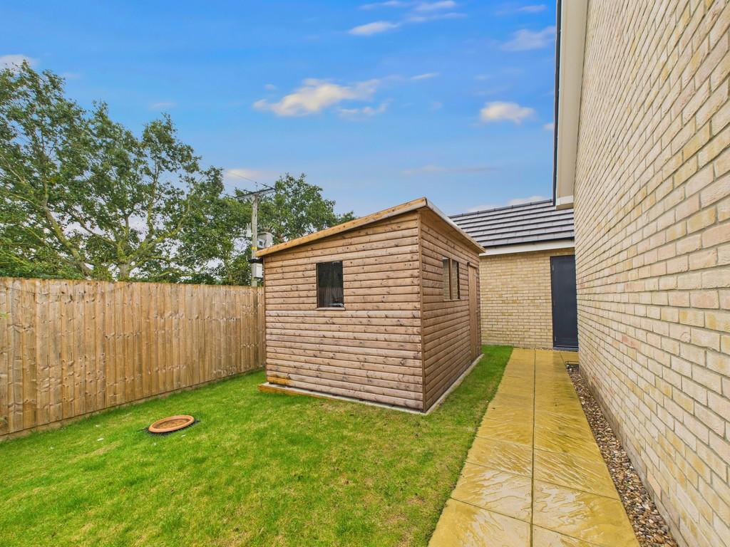 Cam04092 g0 pr0098 still019