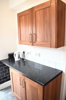 1 bedroom in a house share to rent, Carlton Avenue, Rusholme, Manchester