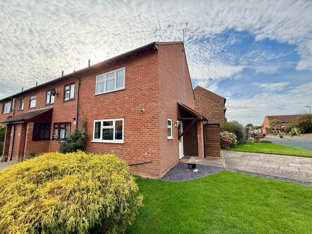 11 Wakehurst Place Front