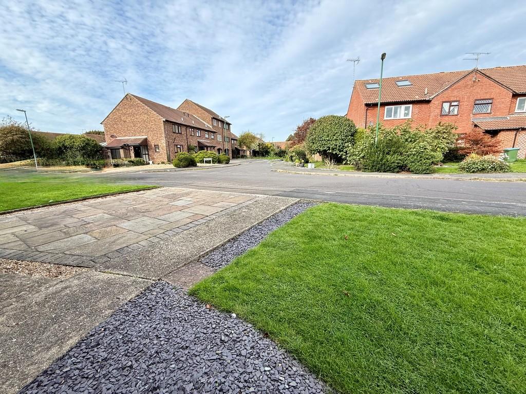 11 Wakehurst Place Front View Drive